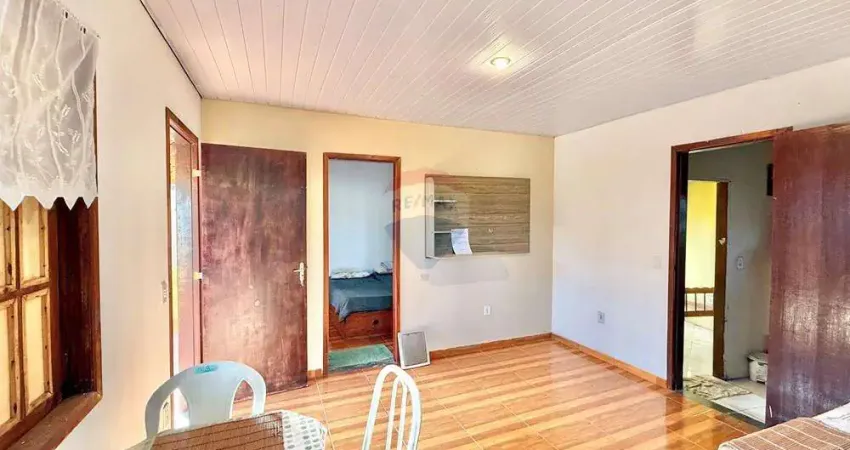 Casa à venda em armação dos búzios – 2 quartos, quintal amplo e jardim na vila verde, rj ótimo preço r$ 135.000