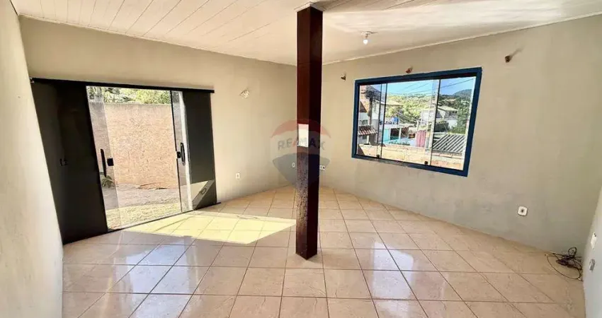 Á venda Casa térrea com bom terreno e pronta para morar em Búzios!