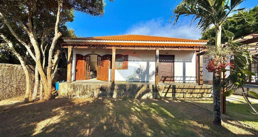 À Venda Casa em Condomínio Caravelas com RGI em Búzios - RJ