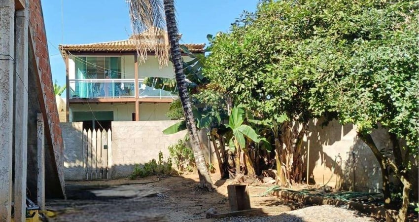 À venda – Casa térrea com varanda coberta e quintal – Maria Joaquina, Cabo Frio - RJ