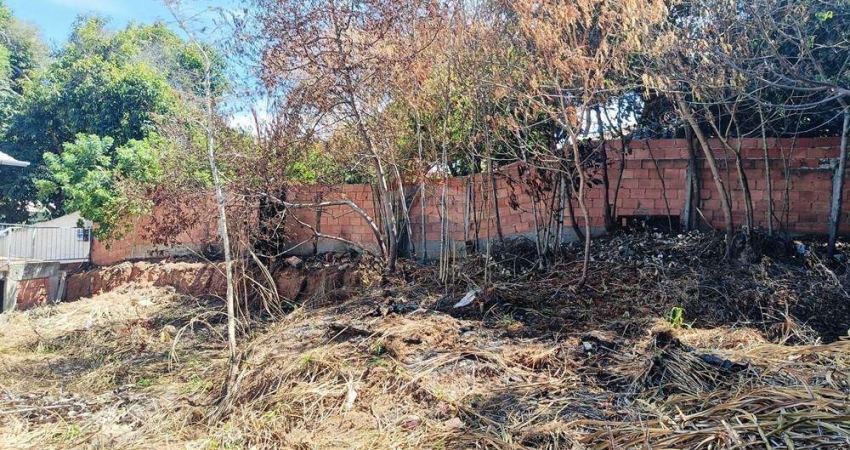 Terreno com 450m² à venda na Rasa