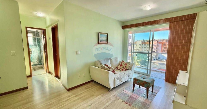 À venda: Apartamento com acabamento impecável a duas quadras da praia, no Centro de Cabo Frio