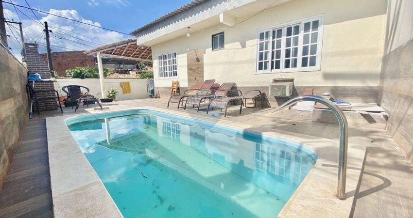 À Venda: Casa Charmosa e Completa na Rasa em Armação dos Búzios