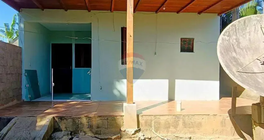 À venda – Casa térrea com varanda coberta e quintal – Maria Joaquina, Cabo Frio - RJ