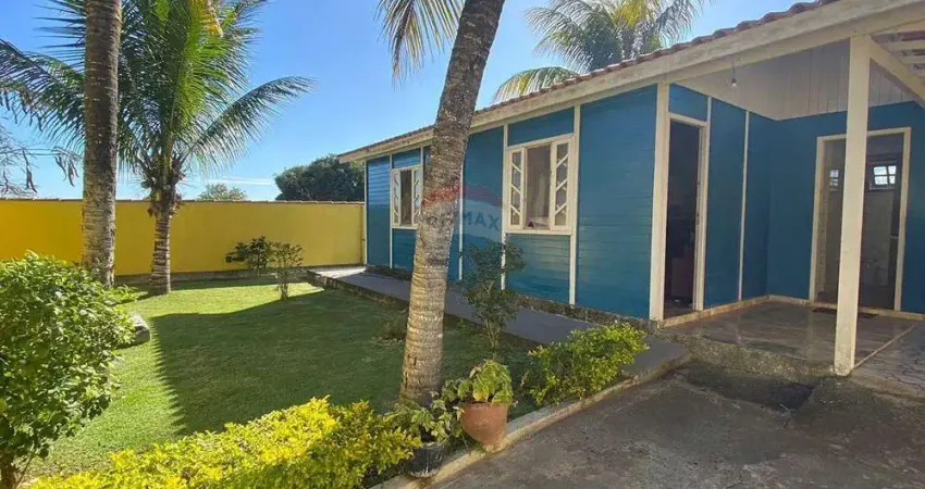 À venda: casa com 2 quartos e piscina na rasa, armação dos búzios