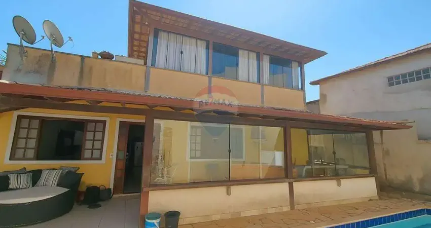 À venda: casa com 4 quartos, piscina e jacuzzi na vila verde, conforto e sofisticação em búzios!