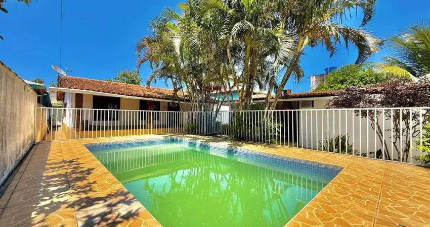 Casa à Venda com Piscina e Kitnet na Vila Verde Rasa, Armação dos Búzios