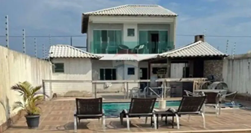 À venda casa de alto padrão com área gourmet e piscina na Baía Formosa, Armação dos Búzios