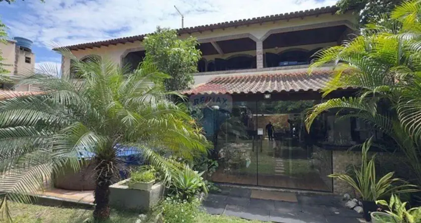 Duas Casas Independentes à Venda em Cabo Frio | Amplo Terreno com Área Gourmet