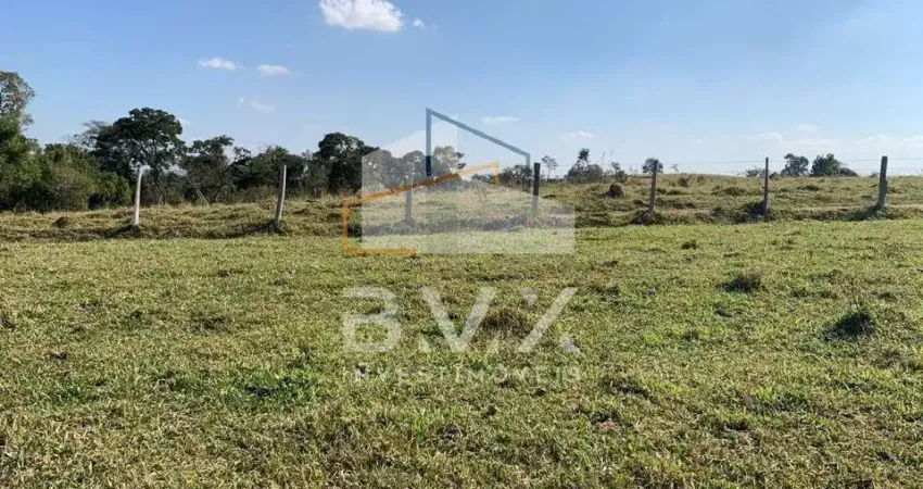 Vendo enorme Área de 178.400 m², Bairro Caputera, ótima para Chácaras, loteamento, ou replantio de árvores. Sorocaba