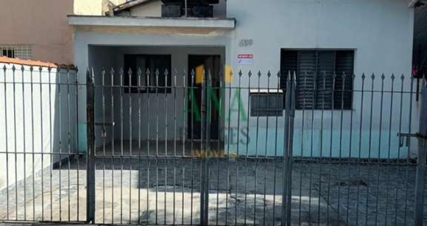 Casa  em ótima localização lugar prevelegiado, perto de padaria,mercado escola etc
