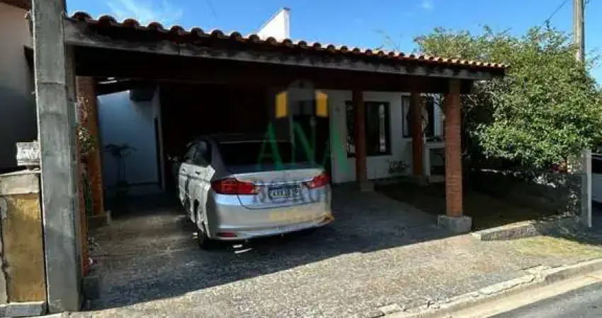 Encantadora Casa Térrea em Condomínio Fechado  Jardim Gutierres