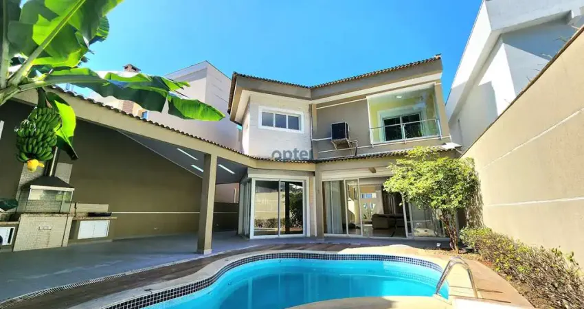 Casa de Alto Padrão 3 suítes, 4 vagas e Piscina  à Venda no condomínio Forest Hills no bairro Anchieta