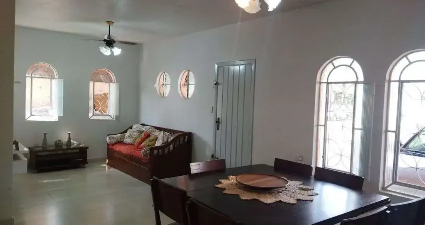 Casa de 03 dormitórios sendo 01 suíte no perequê-açu em ubatuba