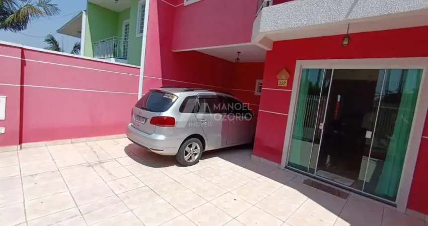 Sobrado à Venda em Vila Nova - Araucária: 3 Dormitórios por R$650000