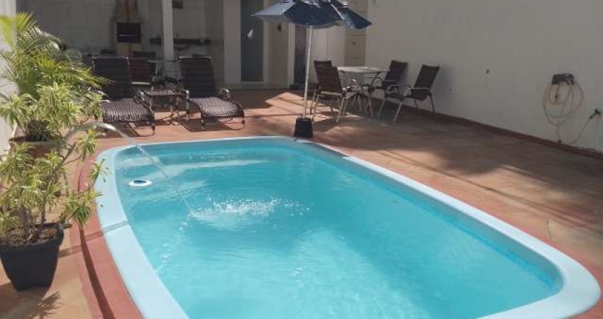 Casa em condomínio fechado com 2 suítes à venda no Ipitanga