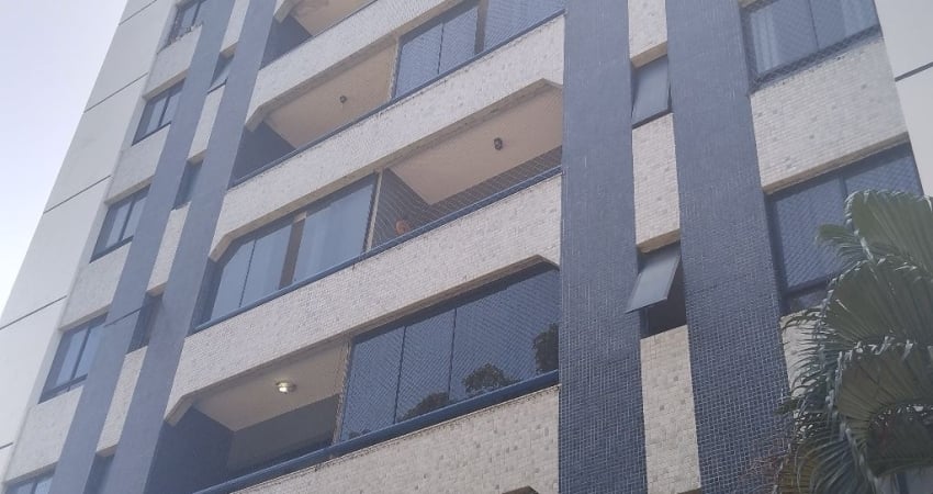 Apartamento com 4 quartos para alugar no Itaigara, Salvador 