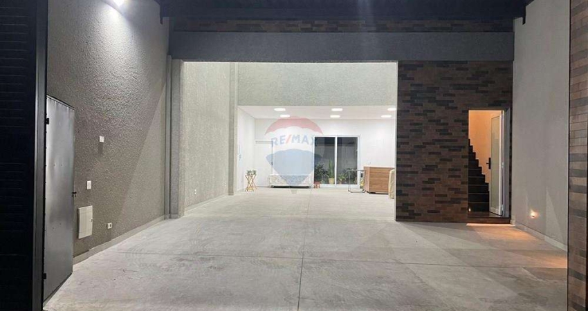 Linda casa para locação composta por cozinha, sala, quarto, 3 banheiro e área de serviço.