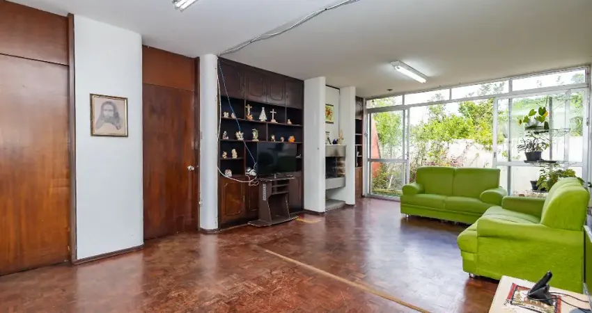 Casa 5 quartos com quintal próximo ao Centro Cívico