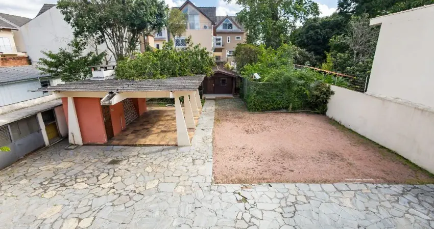 Casa 5 quartos com amplo quintal próximo ao Centro Cívico, residencial ou comercial