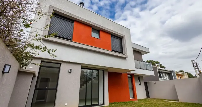 Sobrado com terraço, 3 quartos e duas vagas de garagem, próximo ao bosque do alemão