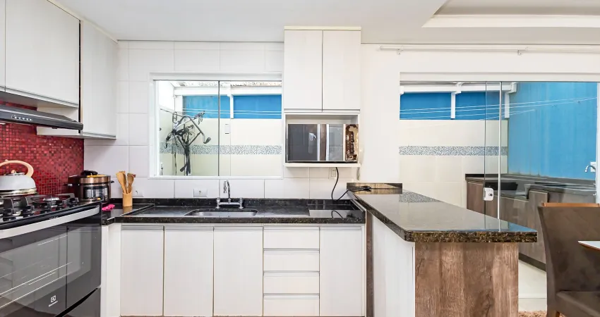 Sobrado em condomínio com 3 quartos bem localizado no pilarzinho.