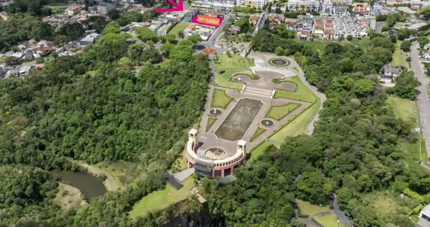 Terreno no pilarzinho em frente ao parque tangua, região alta