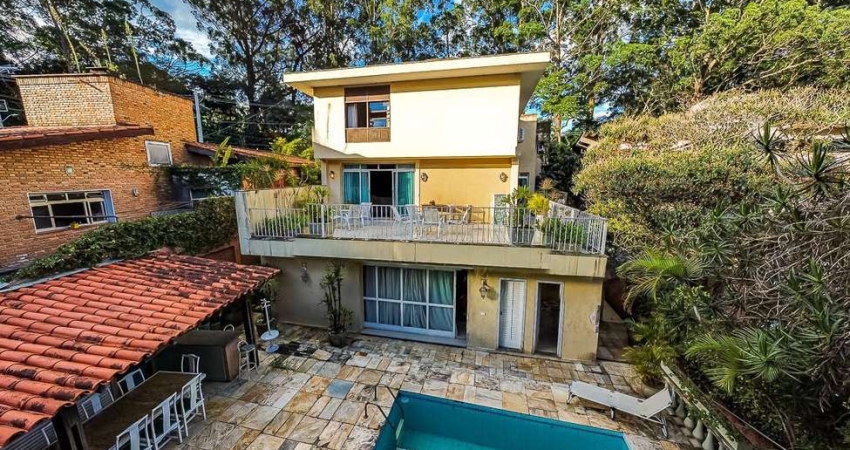 Deslumbrante sobrado para venda com 5 quartos, sendo 3 suítes, 530m²