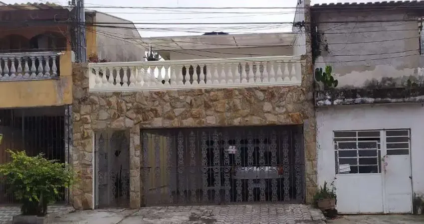 Excelente sobrado para venda com 3 quartos, sendo 2 suítes, 174m²