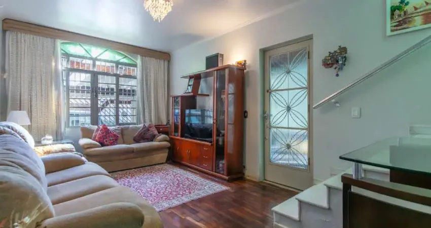 Agradável sobrado para venda em Cupecê com 3 quartos, sendo 1 suíte, 127m²