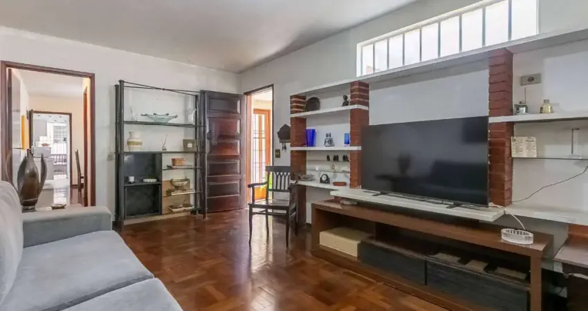 Versátil casa para venda em Parque Jabaquara com 3 quartos, sendo 1 suíte , 149m²