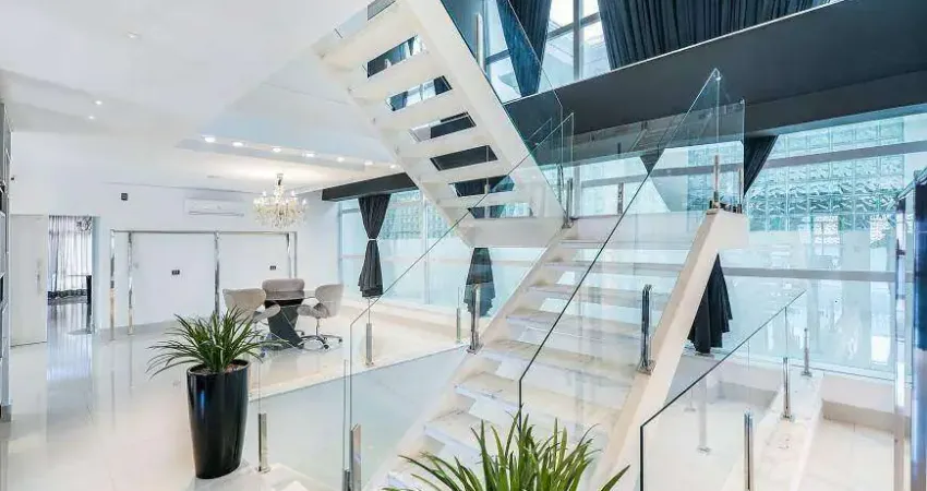 Sobrado com 751m² 4 quartos, à venda, no bairro Jardim Social em Curitiba