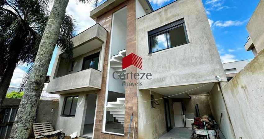 Sobrado com 222,14m² 3 quartos, à venda, no bairro Uberaba em Curitiba