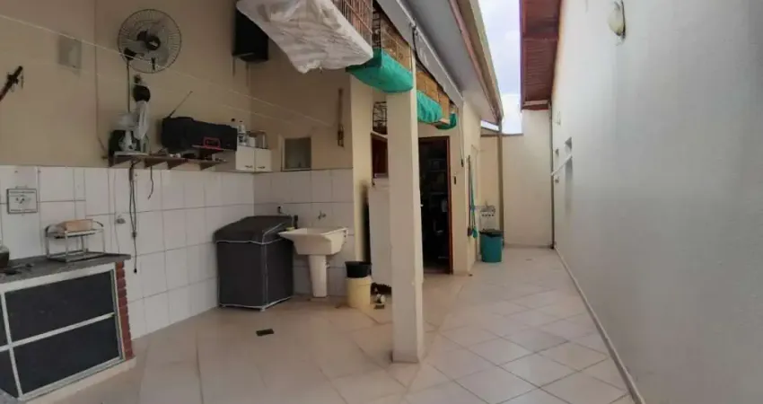 Casa com 3 dormitórios à venda, 188m² por R$ 960.000,00 - Jardim Regina - Indaiatuba/SP