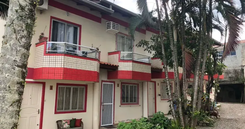 Casa com 2 quartos à venda na Rua Gaivota, Bombas, Bombinhas