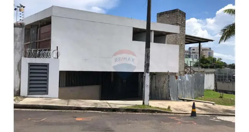 Prédio comercial com 402 m² disponível para aluguel e localizado no bairro Compensa