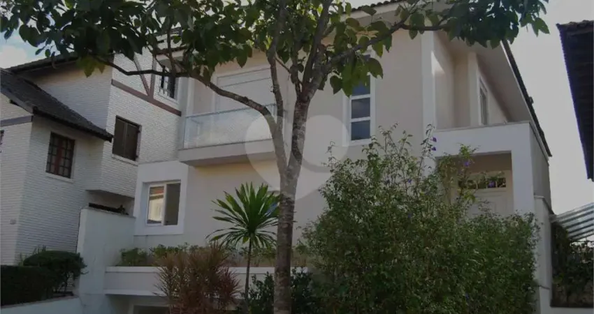 Casa em Condomínio à venda com 4 quartos, sendo 4 suítes, em Morumbi, São Paulo - SP