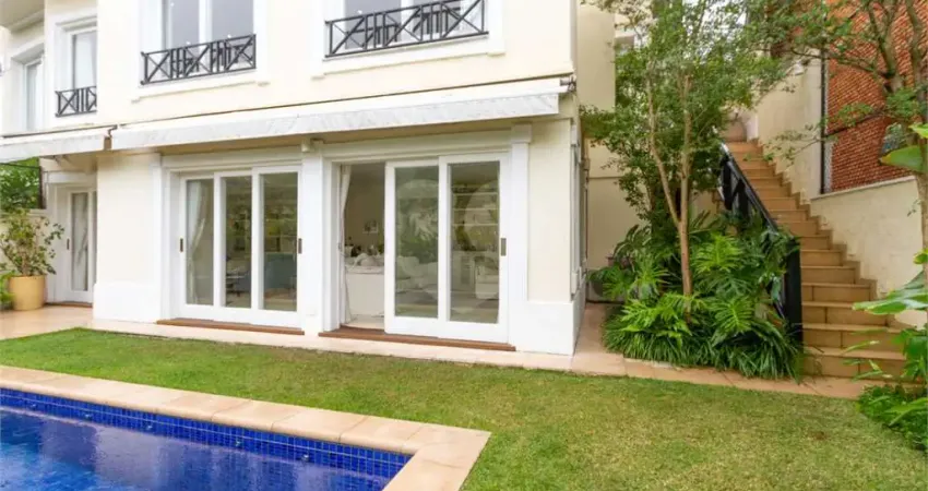 Casa à venda com 3 quartos, sendo 3 suítes, no condomínio Vila Pedutti, São Paulo - SP