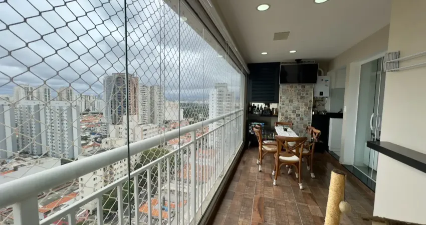 Apartamento com 2 Quartos e 2 banheiros à Venda, 68 m² por R$ 700.000