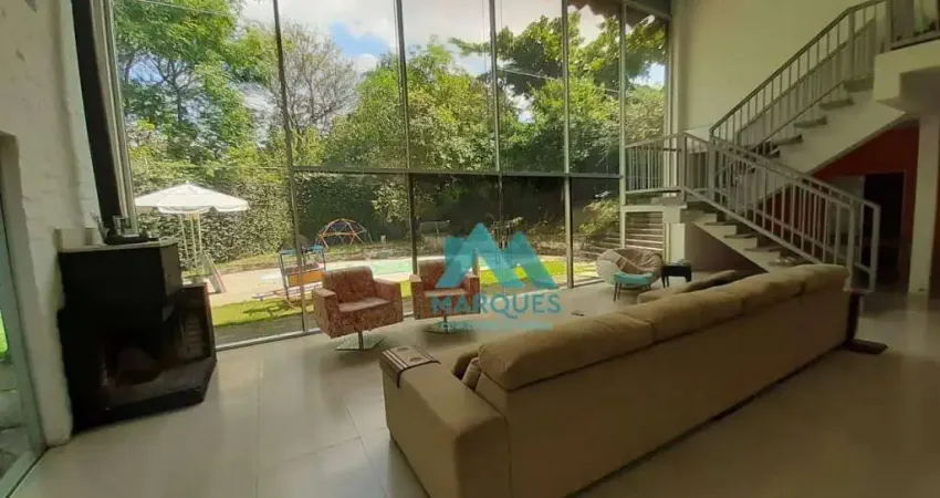 Maravilhosa Casa à Venda com 3 Suítes no Vitória Vale em Caçapava - SP