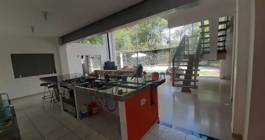 Maravilhosa casa à venda com 3 suítes no vitória vale em caçapava - sp