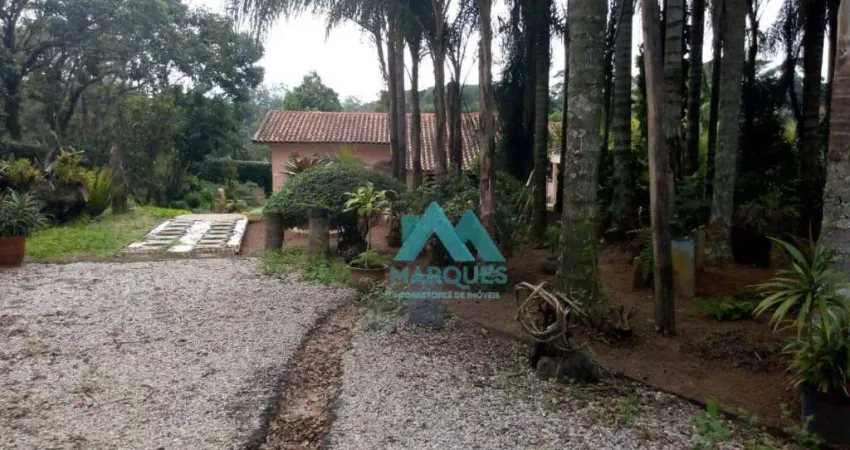 Linda Chácara Porteira Fechada com acesso fácil a São José, Caragua e São Paulo