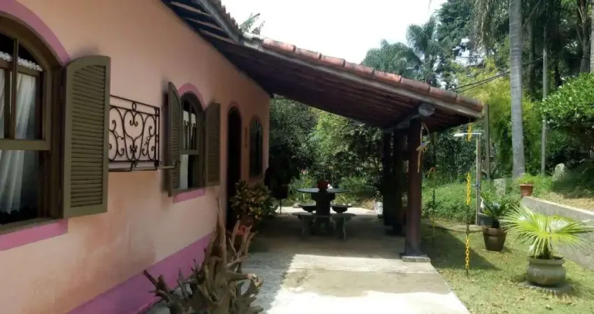 Linda chácara porteira fechada com acesso fácil a são josé, caragua e são paulo