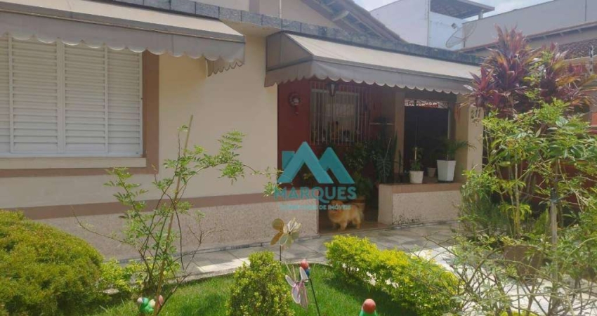 Linda Casa a venda em excelente localização