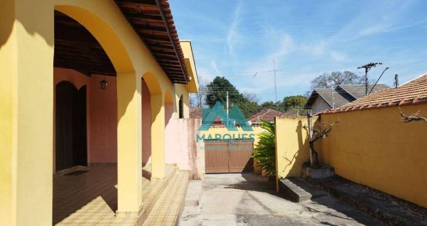 Excelente casa na região central, ideal para ponto comercial