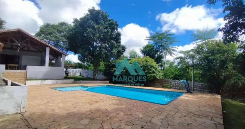 Maravilhosa Chácara próximo com piscina, próximo a Carvalho Pinto em Caçapava-SP
