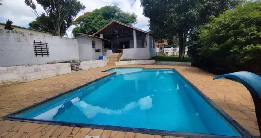 Maravilhosa chácara próximo com piscina, próximo a carvalho pinto em caçapava-sp