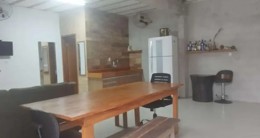 Casa com 2 quartos à venda na Vila Favorino, Caçapava 