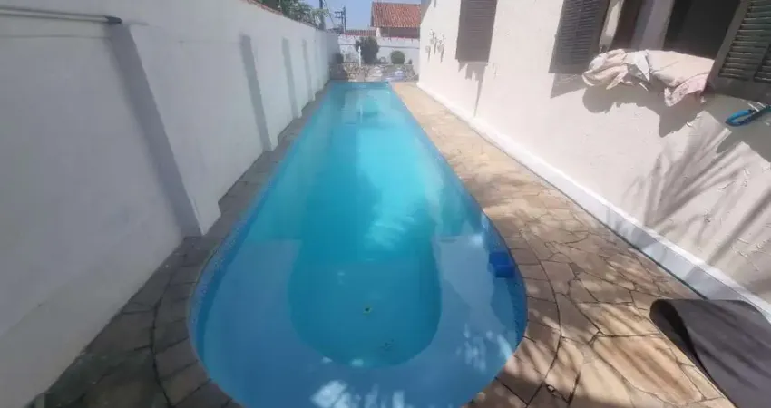 Linda casa, confortável próxima ao centro, localização privilegiada