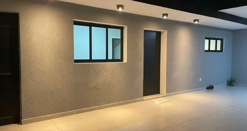 Casa em região central toda moderna, com 3 dormitórios sendo uma suíte